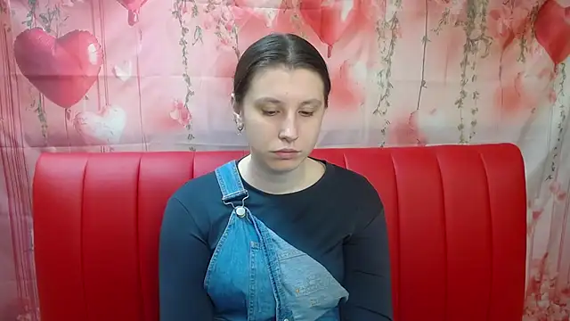 LilianaShine online show from May 3, 2026, 5:13 am
