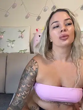 sexybatwomen33 online show from June 11, 2026, 6:22 am