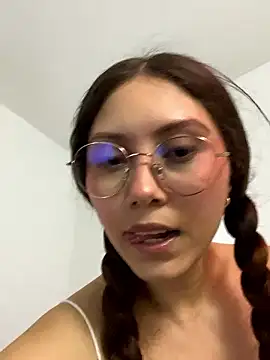 Snapshot of asuna_love20 chatting on May 22, 2026, 8:25 pm asuna love20 online show from May 22, 2026, 8:25 pm