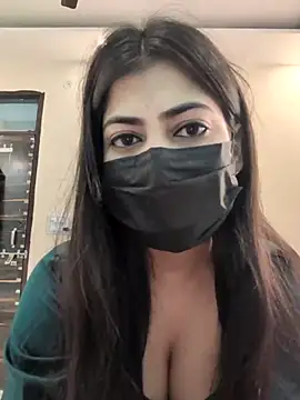 Confident chic online show from February 17, 2026, 10:12 am