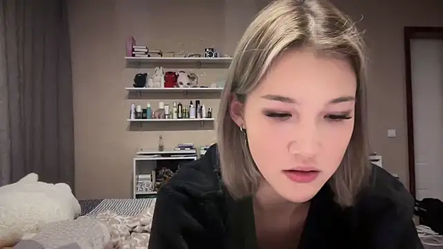 Snapshot of lilXdomiii chatting on March 7, 2026, 6:27 pm lilXdomiii online show from March 7, 2026, 6:27 pm