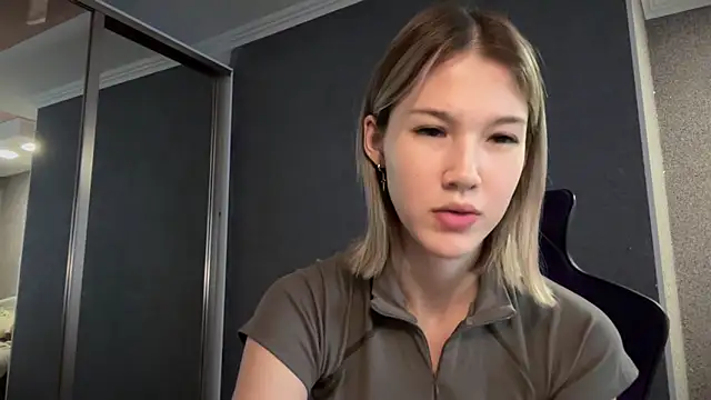 Snapshot of lilXdomiii chatting on March 30, 2026, 11:00 am lilXdomiii online show from March 30, 2026, 11:00 am