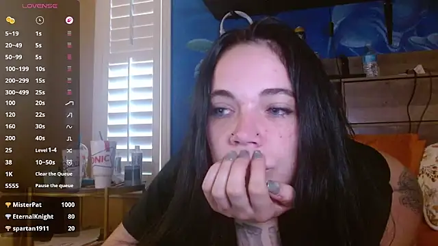 ahungkittykat online show from May 8, 2026, 1:16 pm
