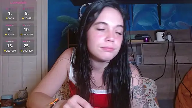 ahungkittykat online show from June 17, 2026, 12:13 am