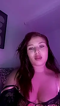 sweety-niyaa online show from February 2, 2026, 9:24 pm