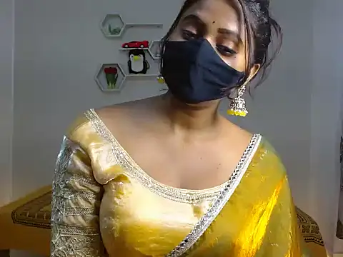 Hotginni4 online show from June 12, 2026, 4:50 pm