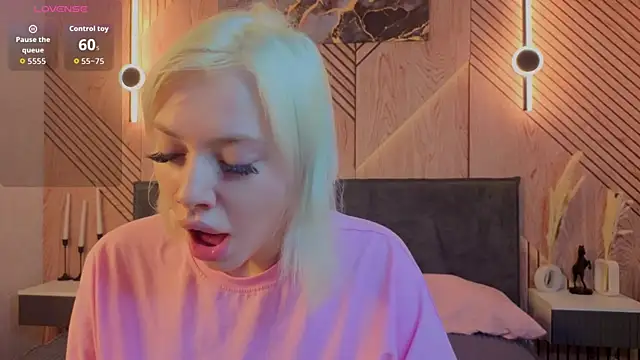 Kate Krose online show from July 26, 2026, 1:03 am