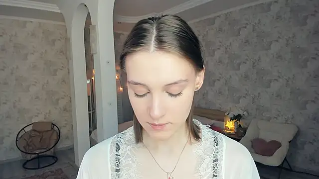 Snapshot of LianneBynon chatting on May 22, 2026, 8:32 am LianneBynon online show from May 22, 2026, 8:32 am