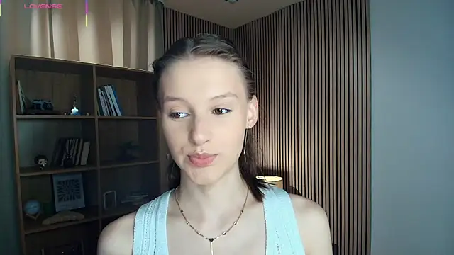 Snapshot of LianneBynon chatting on July 19, 2026, 8:40 am LianneBynon online show from July 19, 2026, 8:40 am
