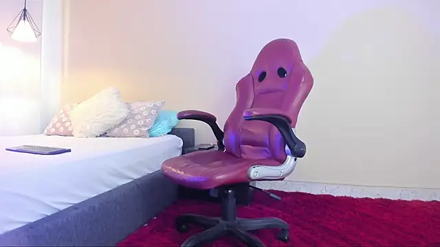 bellawild  online show from March 14, 2026, 12:21 pm