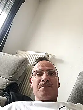 Snapshot of bobo672 chatting on March 25, 2026, 1:06 pm bobo672 online show from March 25, 2026, 1:06 pm