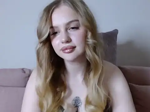 AmandaFlirty online show from February 2, 2026, 7:12 pm