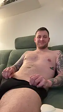 LubasOriginMen online show from February 8, 2026, 3:37 pm