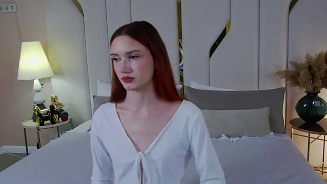 ChloeSimoon online show from February 3, 2026, 5:18 pm