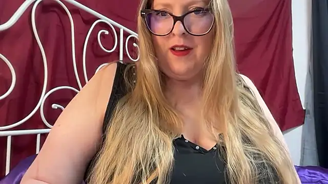 MissCharlotteXx online show from April 10, 2026, 1:49 pm