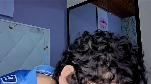 Luca Moon  online show from February 4, 2026, 11:38 am