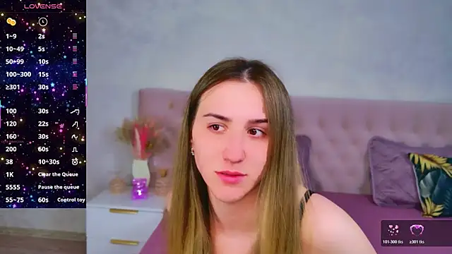 JasminUqueen online show from May 7, 2026, 1:44 am