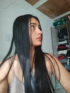 Snapshot of cynliu chatting on July 18, 2026, 8:23 pm cynliu online show from July 18, 2026, 8:23 pm