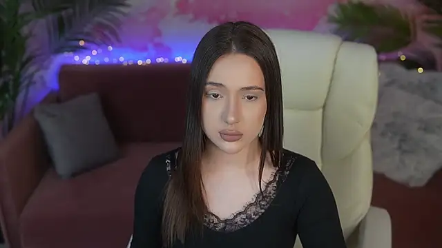 OliviaMoore  online show from May 4, 2026, 6:59 pm