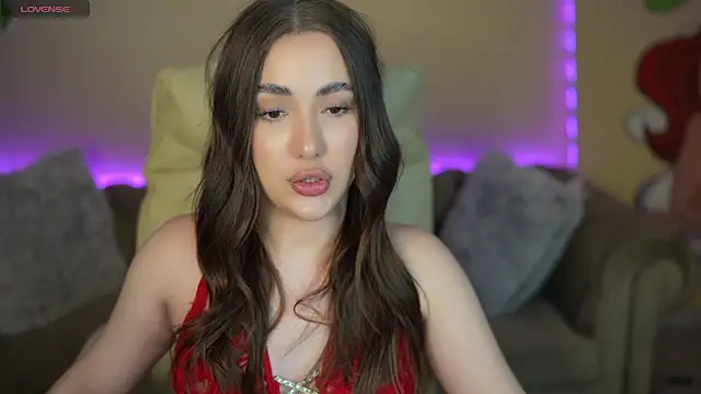 OliviaMoore  online show from June 19, 2026, 12:53 pm