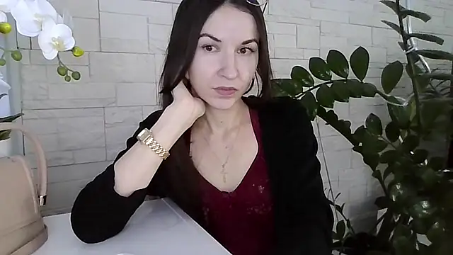 JuliaLovely online show from February 23, 2026, 2:58 pm
