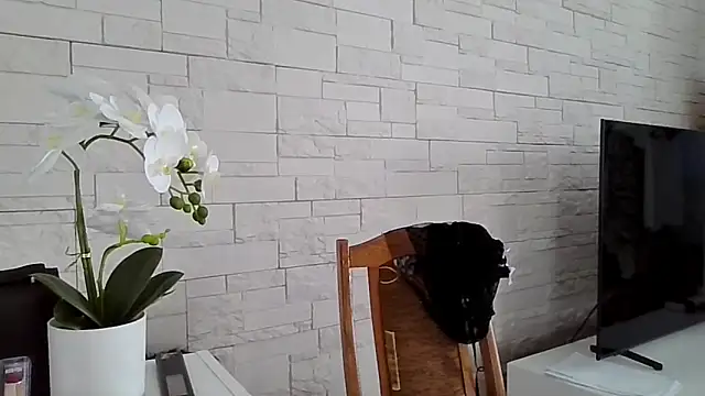 Snapshot of JuliaLovely chatting on June 16, 2026, 2:09 pm JuliaLovely online show from June 16, 2026, 2:09 pm