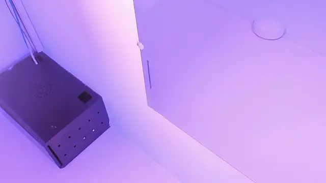 shantal cooper  online show from March 8, 2026, 2:04 am