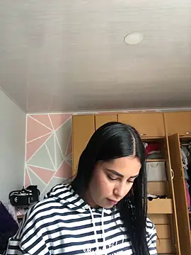 MAVI EC  online show from February 3, 2026, 6:46 pm