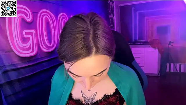 Snapshot of Vellora_ chatting on April 3, 2026, 10:30 pm Vellora online show from April 3, 2026, 10:30 pm