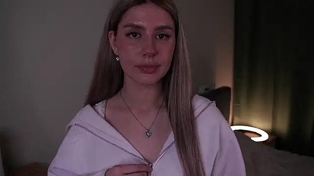 SandiCoutee online show from February 2, 2026, 7:12 pm