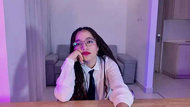 Snapshot of AntonellaBons chatting on May 12, 2026, 1:03 am AntonellaBons online show from May 12, 2026, 1:03 am