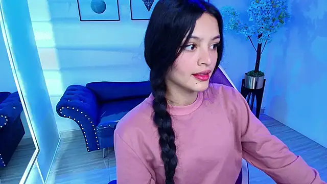 Maddie T18 online show from May 6, 2026, 11:26 am