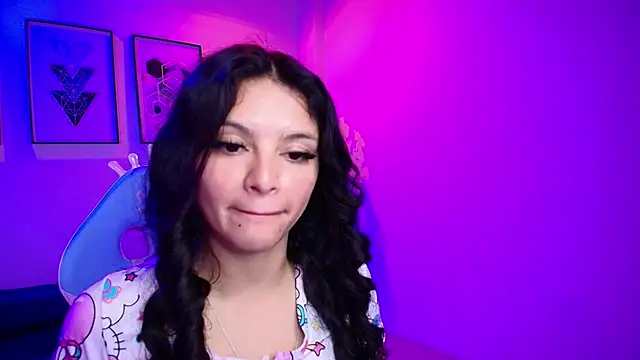Snapshot of Maddie_T18 chatting on June 8, 2026, 11:32 am Maddie T18 online show from June 8, 2026, 11:32 am