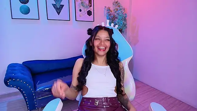 Snapshot of Maddie_T18 chatting on June 10, 2026, 11:31 am Maddie T18 online show from June 10, 2026, 11:31 am