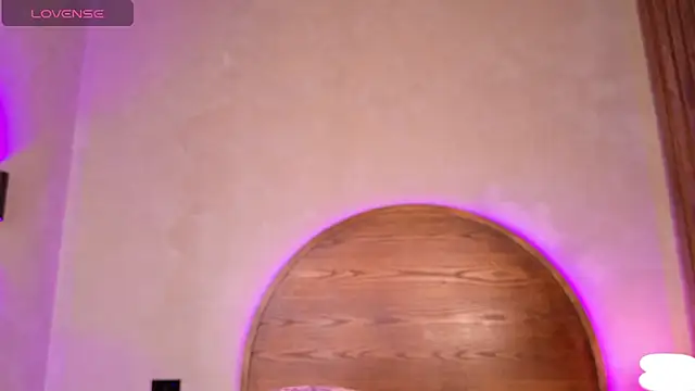mollyjackson  online show from June 11, 2026, 2:53 am