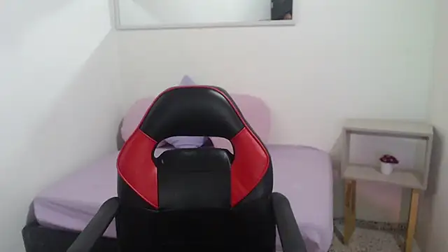 Lisa Holls online show from February 4, 2026, 3:56 am