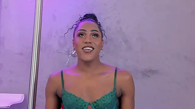 naomi  blair online show from May 11, 2026, 3:45 am