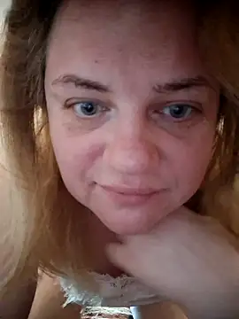 Snapshot of VitniKis chatting on March 9, 2026, 8:18 am VitniKis online show from March 9, 2026, 8:18 am