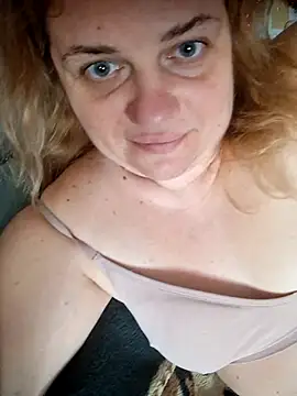 Snapshot of VitniKis chatting on March 13, 2026, 12:34 pm VitniKis online show from March 13, 2026, 12:34 pm