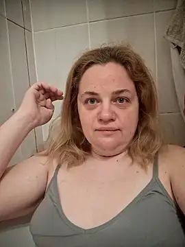 Snapshot of VitniKis chatting on March 22, 2026, 4:10 pm VitniKis online show from March 22, 2026, 4:10 pm