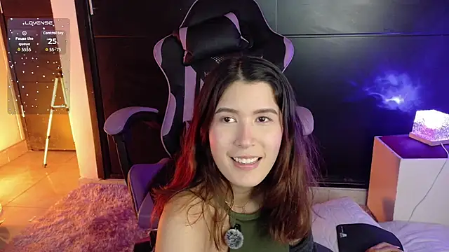 emicute  online show from February 3, 2026, 2:53 am