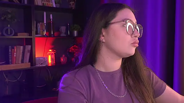 vanessaparadiza online show from June 4, 2026, 1:28 pm