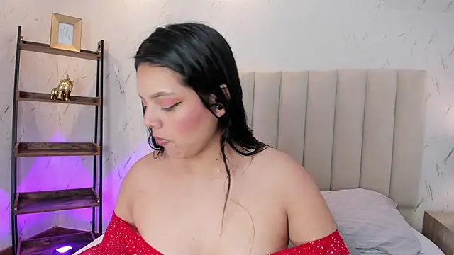 ViolettaRousee  online show from April 28, 2026, 9:42 pm