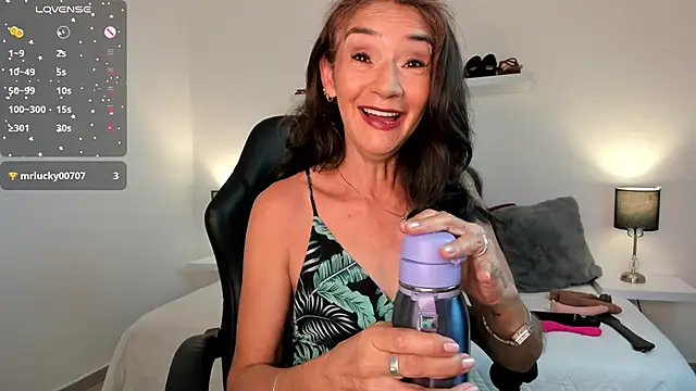Emma Mendozaa online show from May 5, 2026, 11:40 am