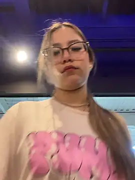 honey luminair online show from February 4, 2026, 2:01 pm