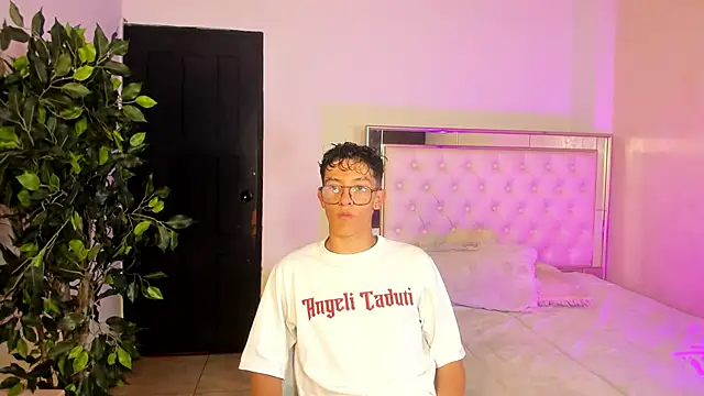 Christopher Hunter online show from March 10, 2026, 7:52 pm