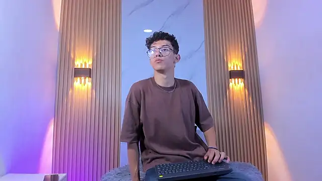 Christopher Hunter online show from March 15, 2026, 9:43 pm