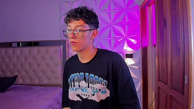 Christopher Hunter online show from March 21, 2026, 4:06 am