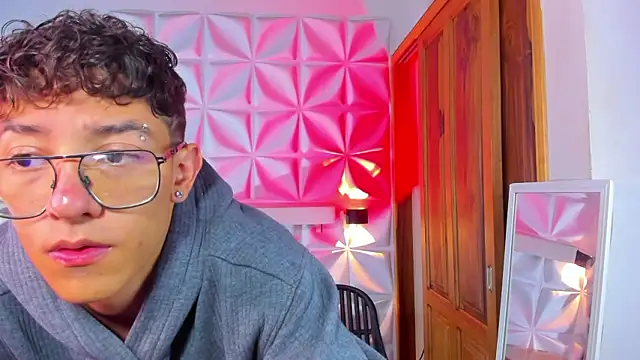 Christopher Hunter online show from March 26, 2026, 5:02 am