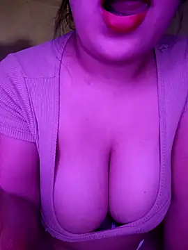 Snapshot of soylula884 chatting on March 20, 2026, 2:33 pm soylula884 online show from March 20, 2026, 2:33 pm